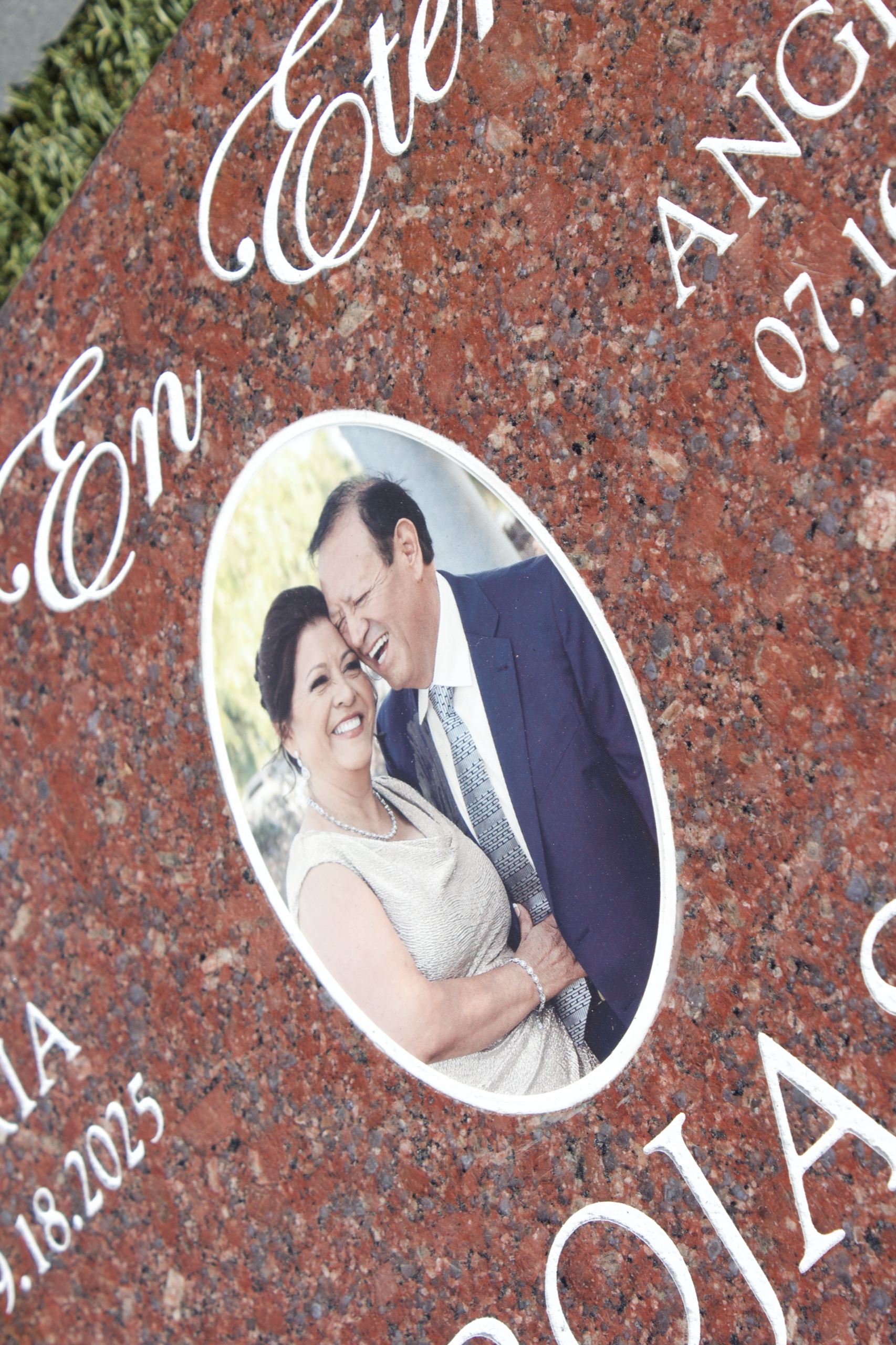 Puritan Rose granite memorial with stainless steel photo by GVG Memorials